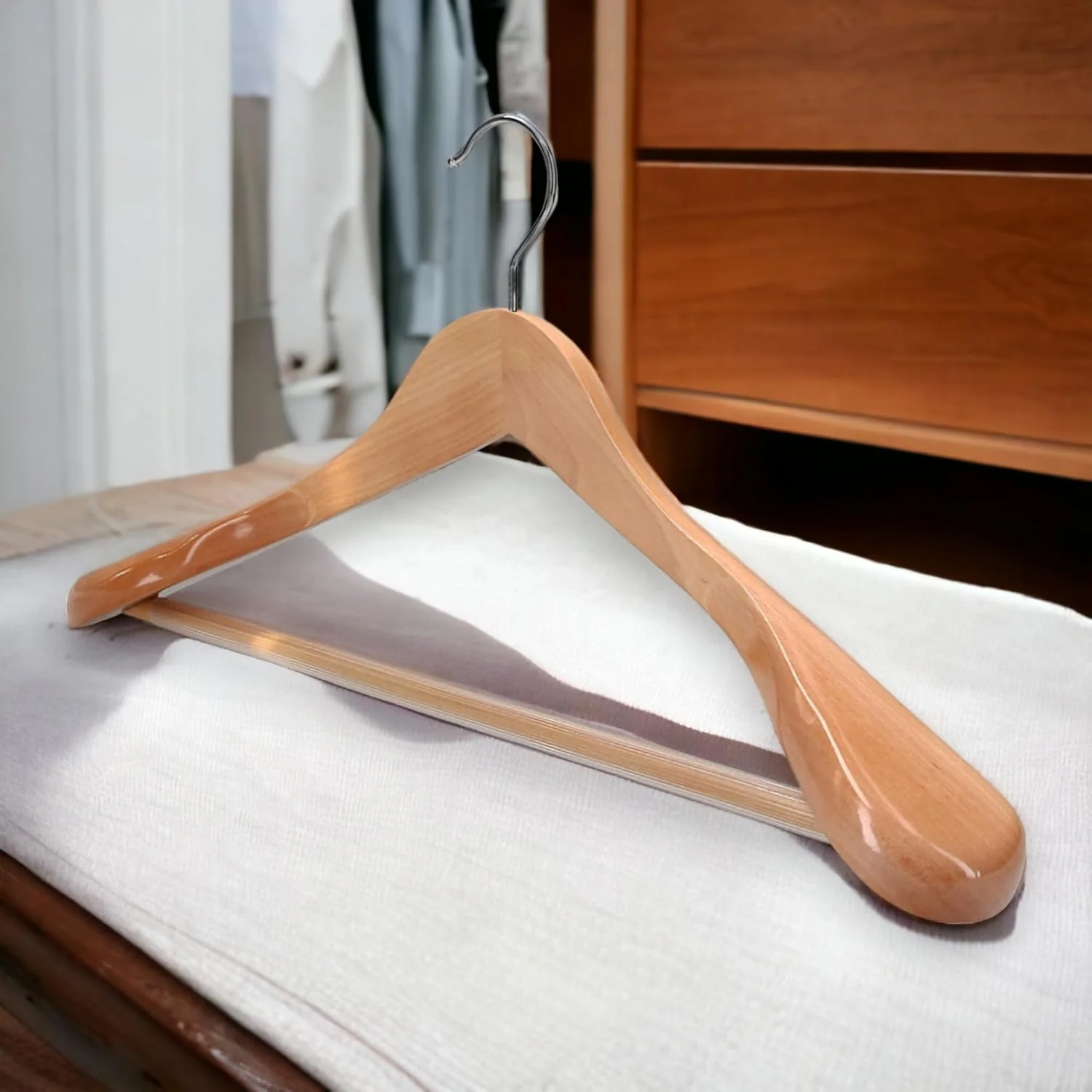 15 x Kleiderbügel Holz VonBueren | 45 x 22,5 cm breit je Bügel/Holzbügel | stabile Holzkleiderbügel - Image 6