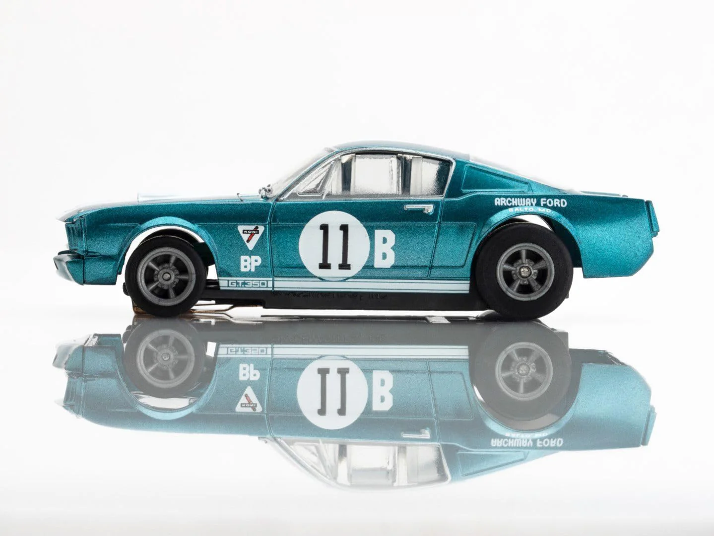 AFX 22071 Shelby GT350R 1965 Donohue Weiss/Blau - Image 3