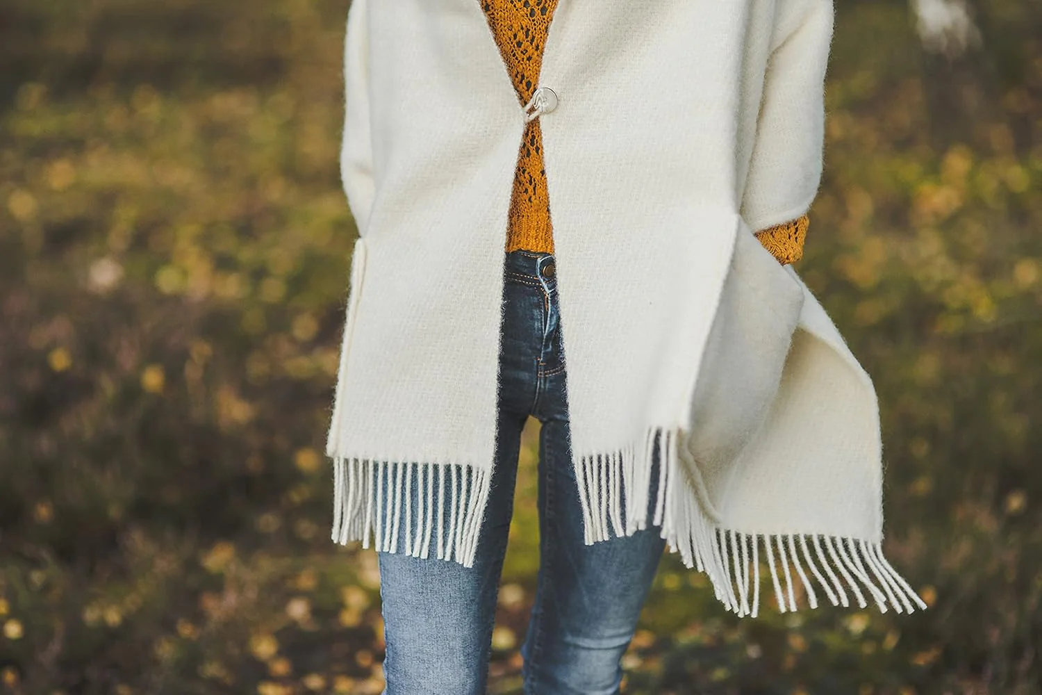 Damen Schal Schultertuch aus 100% Wolle mit Taschen - Poncho Stola 65x180cm + Fransen Tuch & Umschla - Image 3