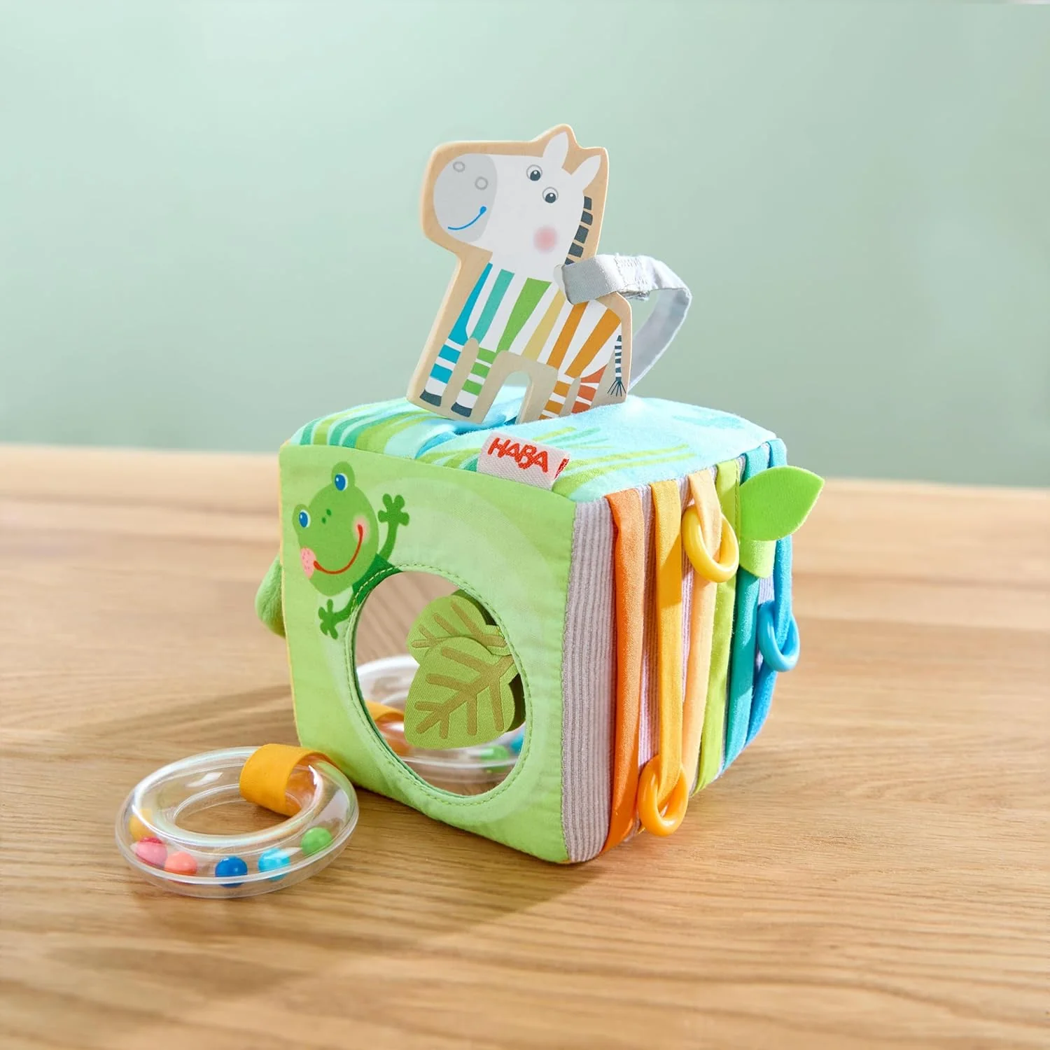 HABA Entdeckerwürfel Zebra – Baby-Sensorik-Würfel mit abnehmbarem Holz-Zebra & Spieleffekten – Babys - Image 2