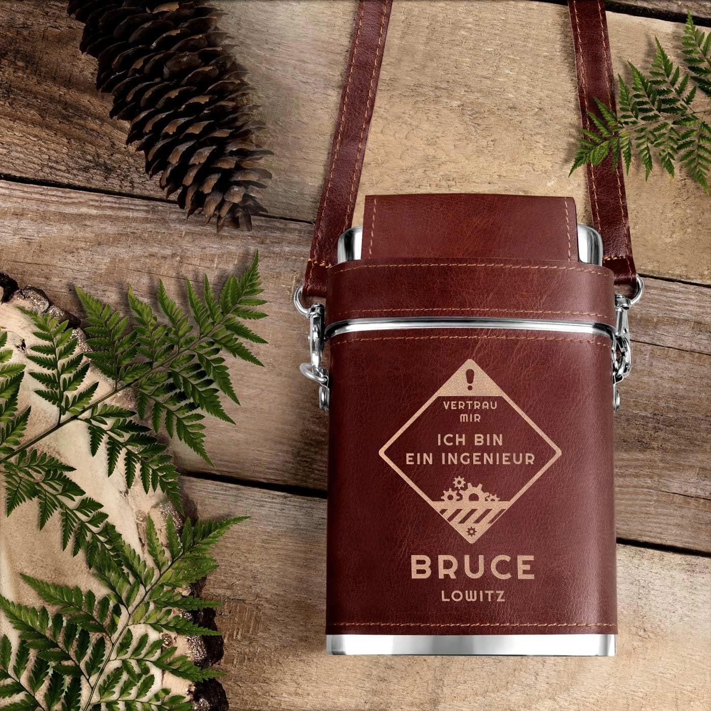 Maverton Flachmann mit Gravur - personalisiert - 250 ml - 3x10 ml Becher - aus Edelstahl - Ledertasc - Image 2