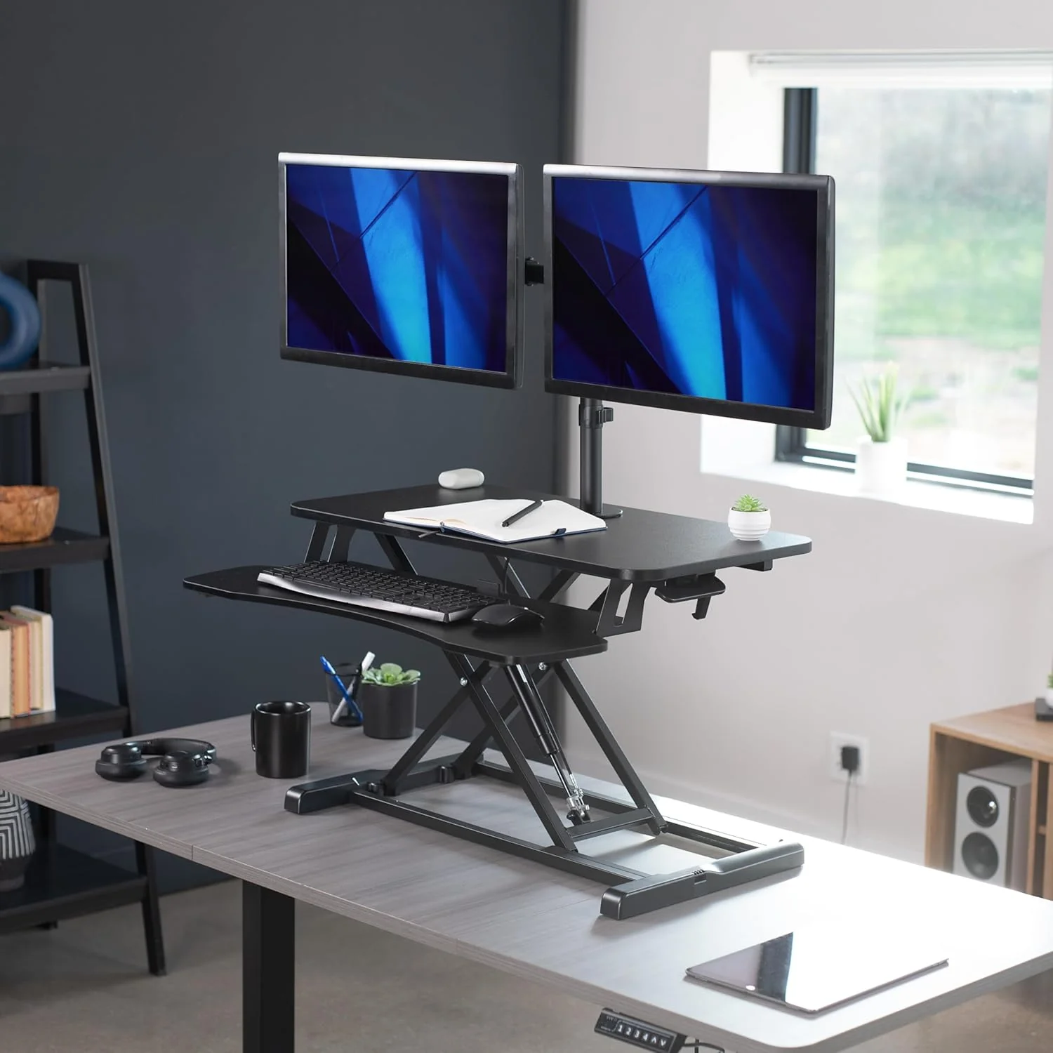 VIVO Höhenverstellbarer 81 cm Stehpult-Konverter mit Dual-Monitorständer, Sitz-Steh-Monitorhalterung - Image 2