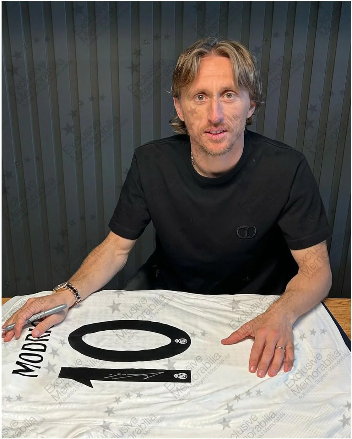 Von Luka Modric signiertes Real Madrid-Trikot. Gerahmt - Image 2